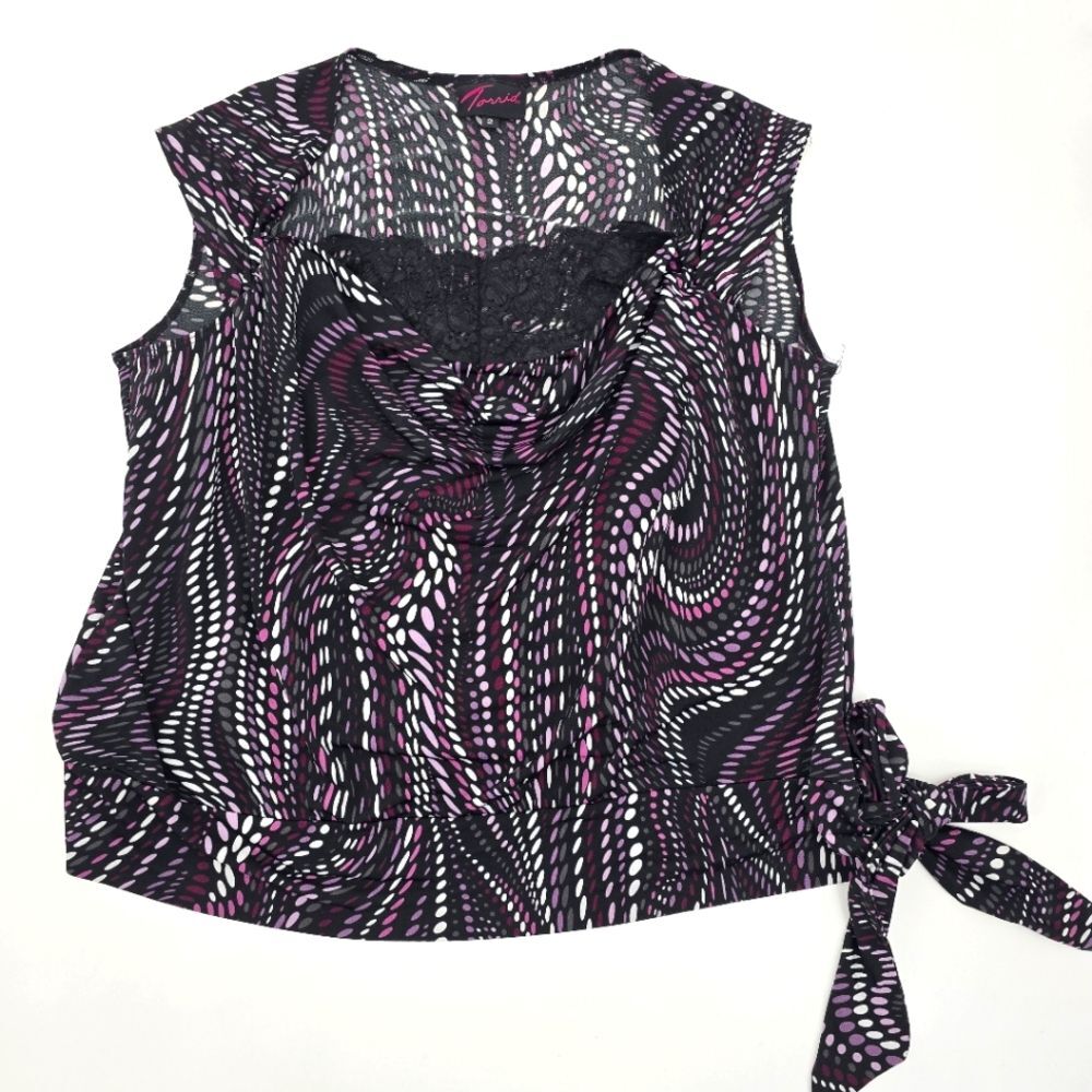 Torrid Women's Sleeves Top with Abstract Pattern Side Tie Size 2 Plus